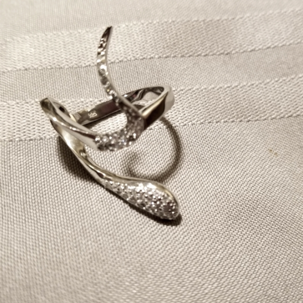 925 STERLING SILVER  RHODIUM PLATED SNAKE RING.
